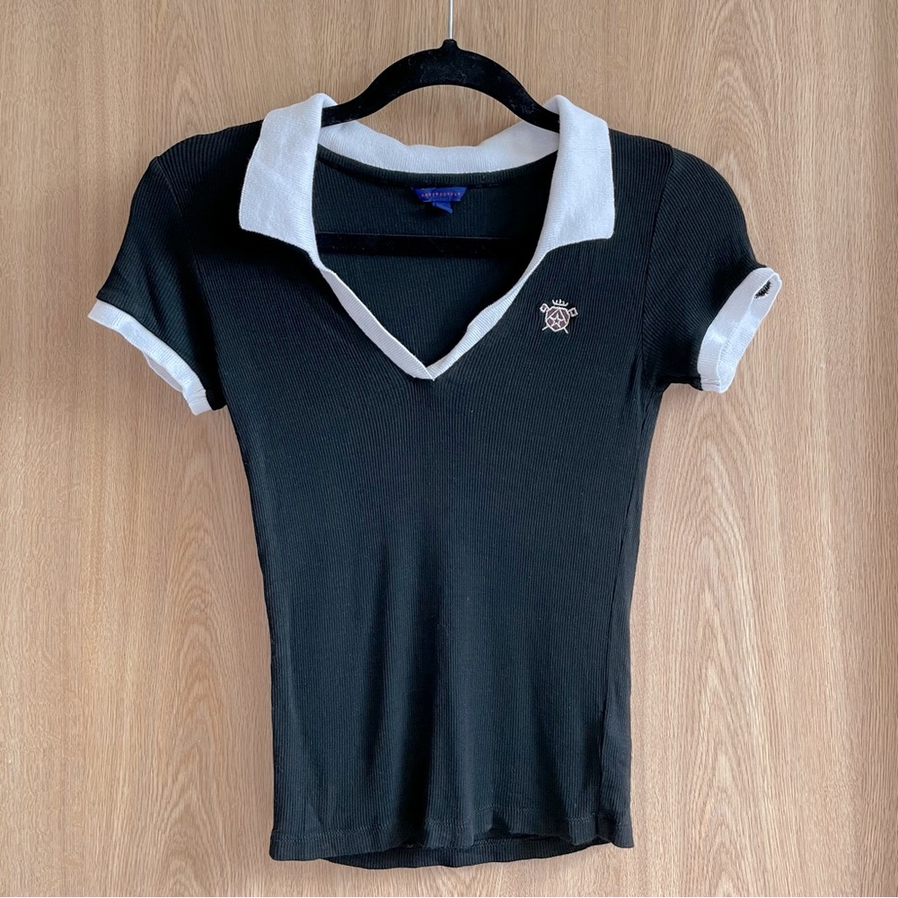 Aeropostale Mock Collar V Neck Short Sleeve Top
